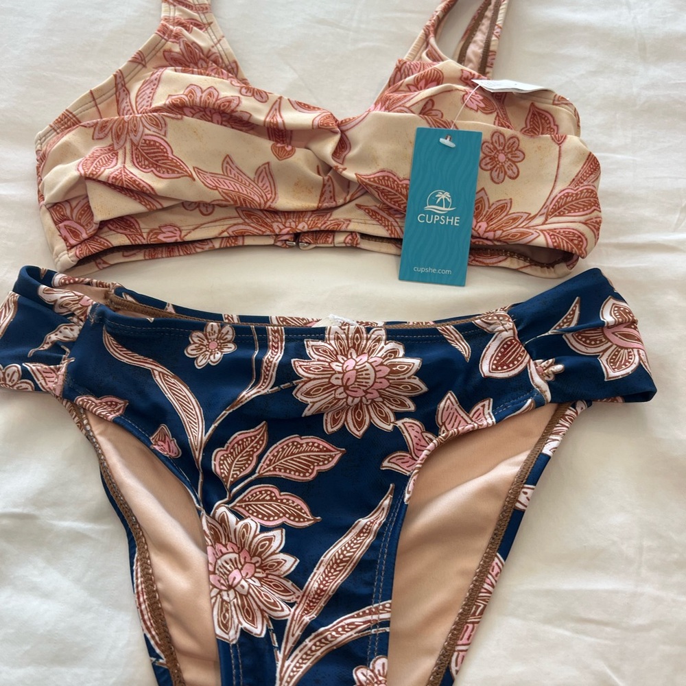 XS Cupshe bikini top and bottoms. Brand new.